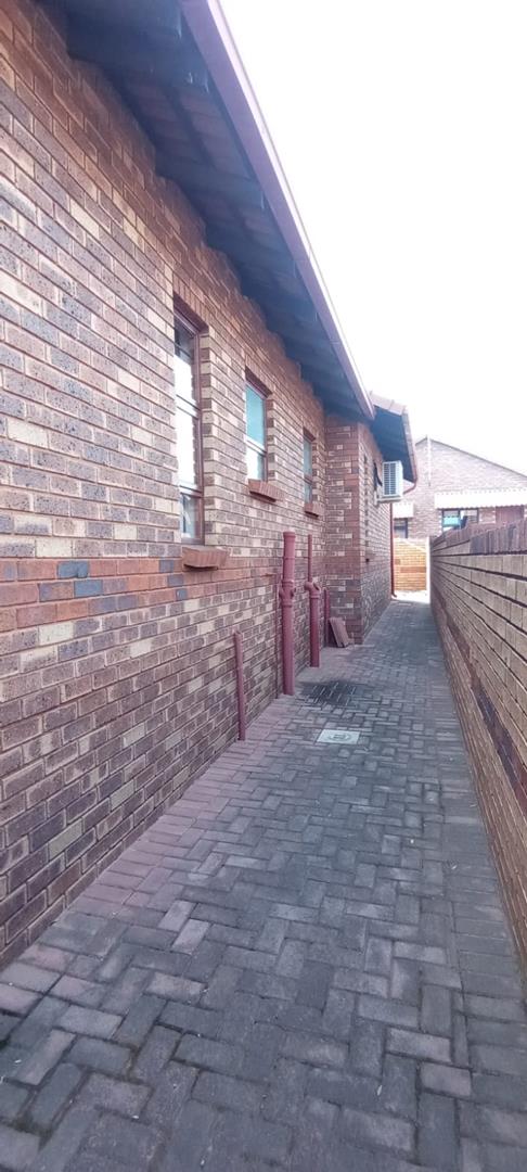 3 Bedroom Property for Sale in Van Riebeeck Park Gauteng