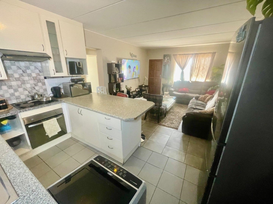 2 Bedroom Property for Sale in Chloorkop Gauteng