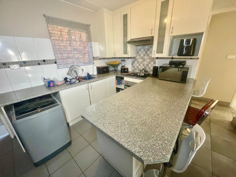 2 Bedroom Property for Sale in Chloorkop Gauteng