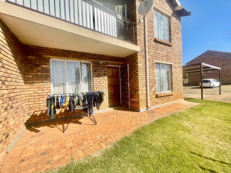 2 Bedroom Property for Sale in Chloorkop Gauteng