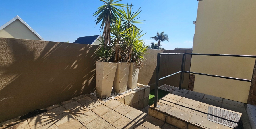 3 Bedroom Property for Sale in Radiokop Gauteng