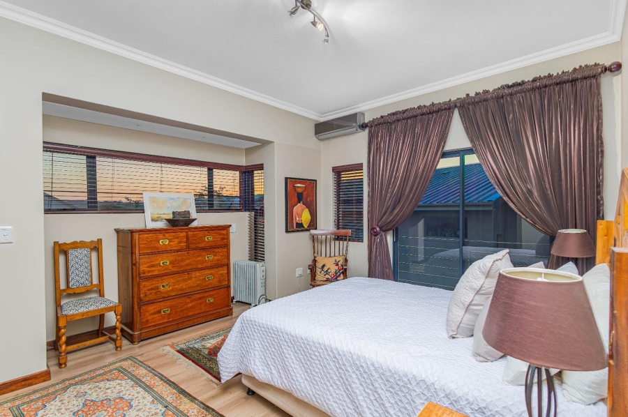 4 Bedroom Property for Sale in Waterfall Country Village Gauteng