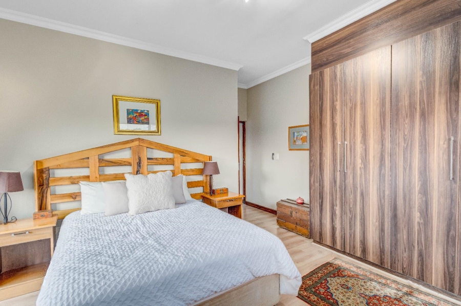 4 Bedroom Property for Sale in Waterfall Country Village Gauteng