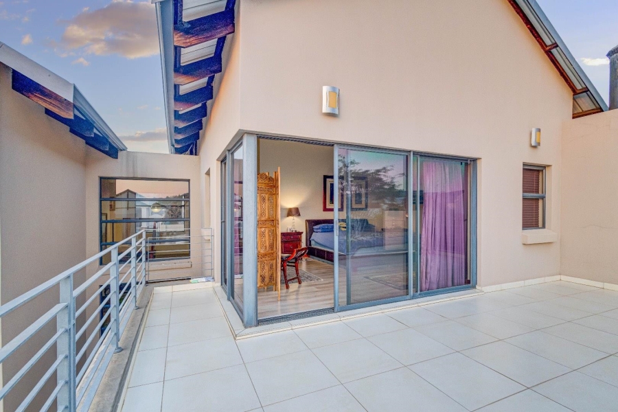 4 Bedroom Property for Sale in Waterfall Country Village Gauteng