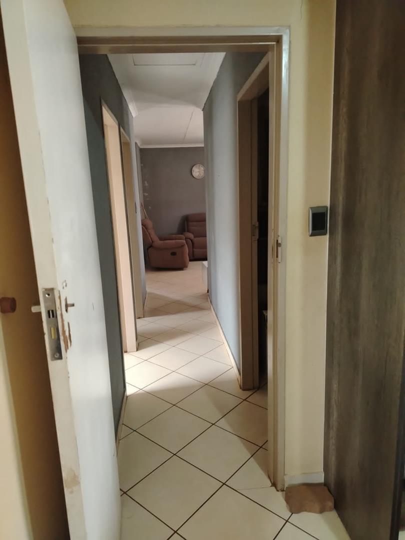 To Let 3 Bedroom Property for Rent in Rosslyn Gauteng