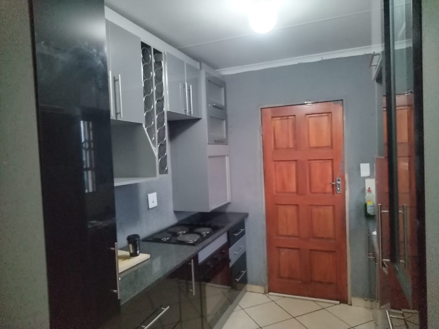 To Let 3 Bedroom Property for Rent in Rosslyn Gauteng
