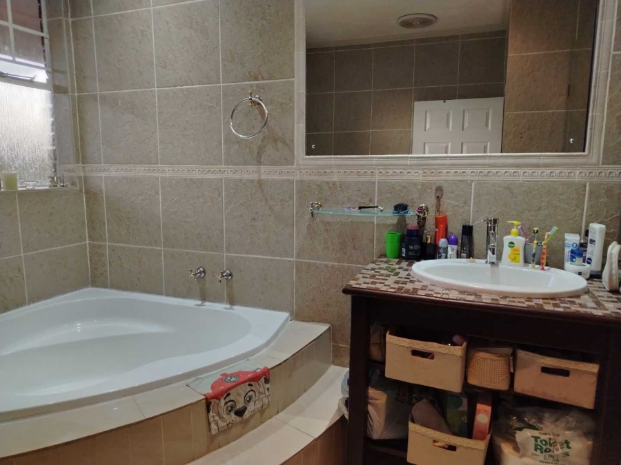 To Let 2 Bedroom Property for Rent in Blackheath Gauteng