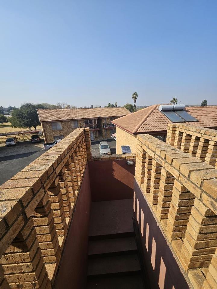 2 Bedroom Property for Sale in Brackendowns Gauteng