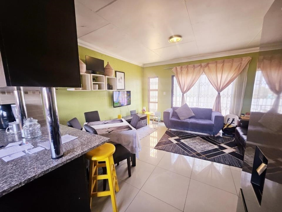 2 Bedroom Property for Sale in Brackendowns Gauteng