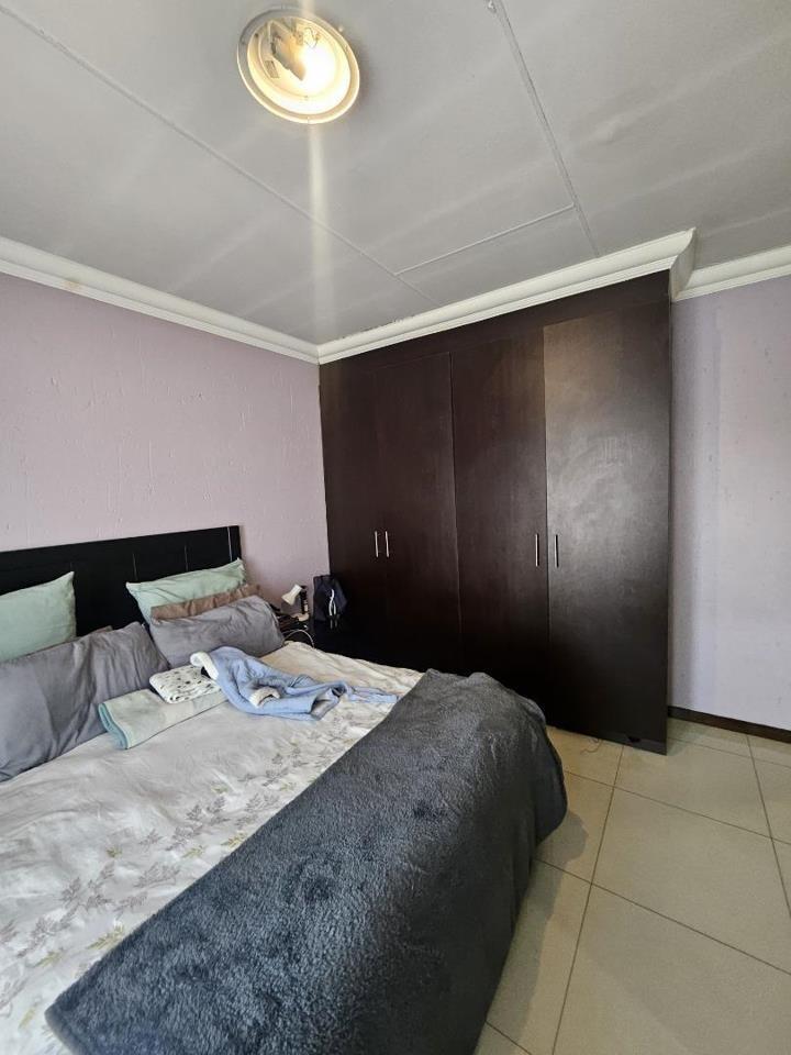 2 Bedroom Property for Sale in Brackendowns Gauteng