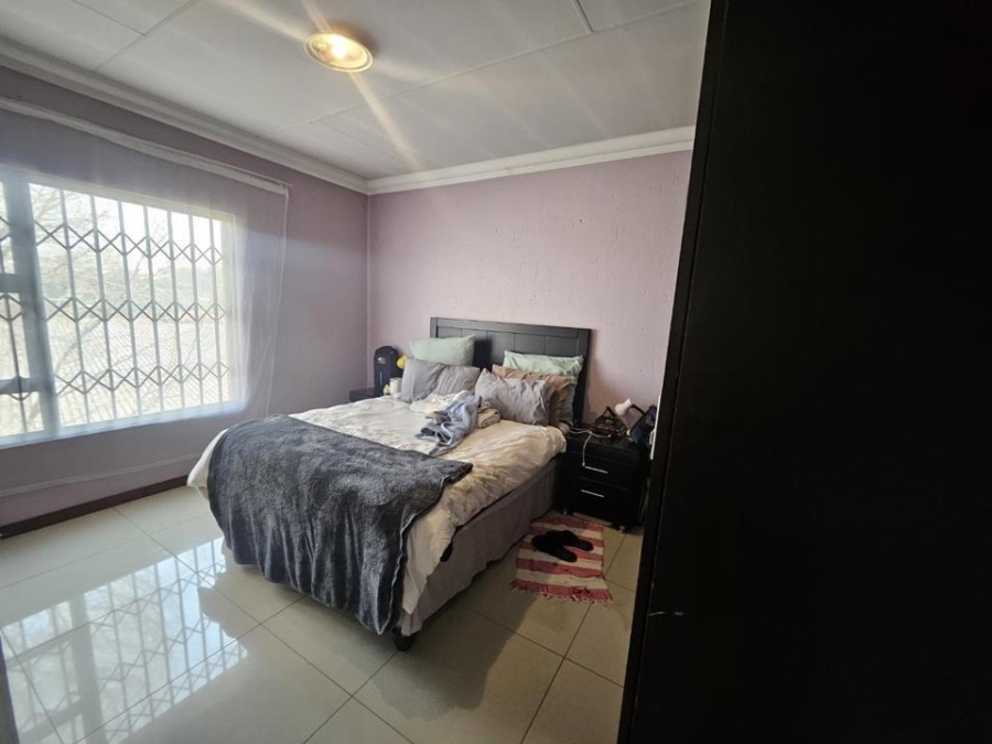 2 Bedroom Property for Sale in Brackendowns Gauteng