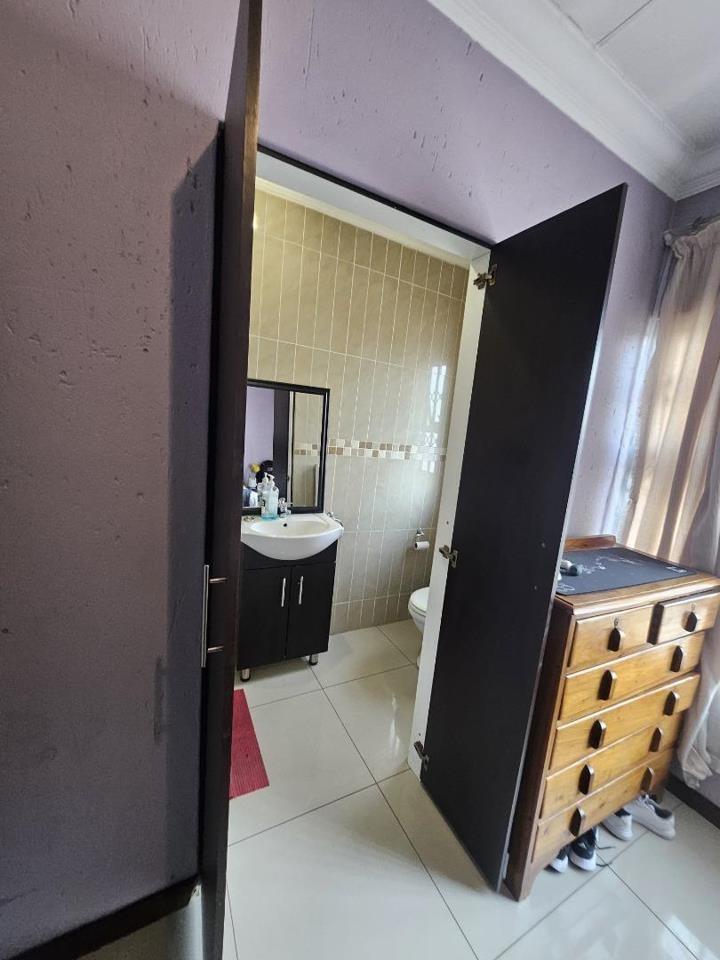 2 Bedroom Property for Sale in Brackendowns Gauteng