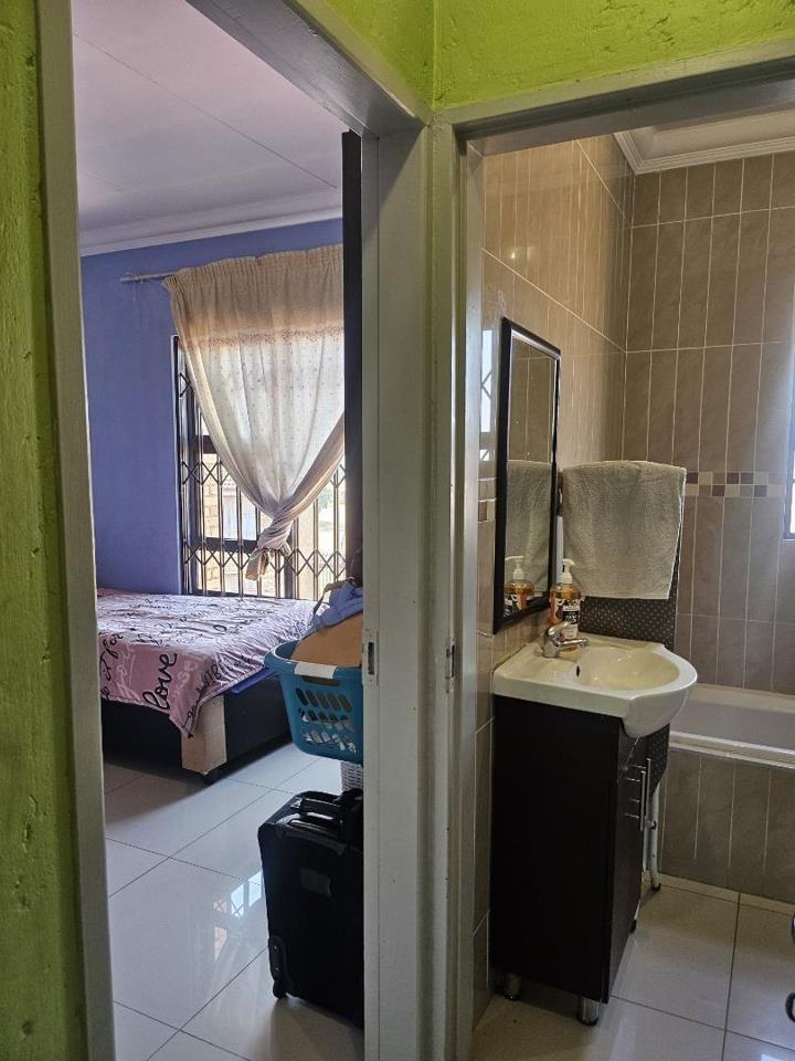 2 Bedroom Property for Sale in Brackendowns Gauteng
