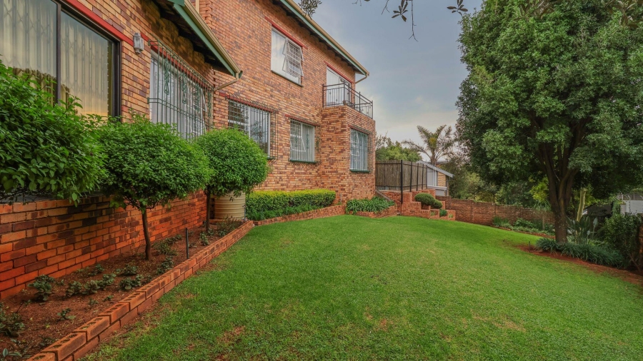 4 Bedroom Property for Sale in Helderkruin View Gauteng