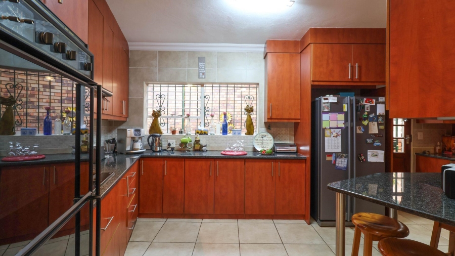 4 Bedroom Property for Sale in Helderkruin View Gauteng