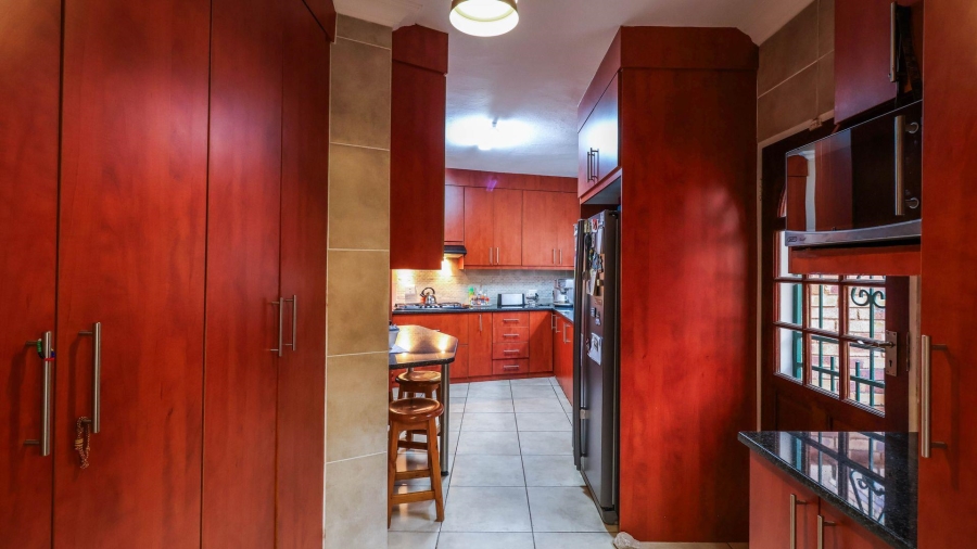 4 Bedroom Property for Sale in Helderkruin View Gauteng