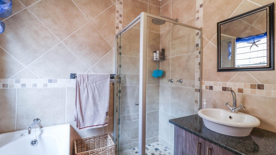 4 Bedroom Property for Sale in Helderkruin View Gauteng