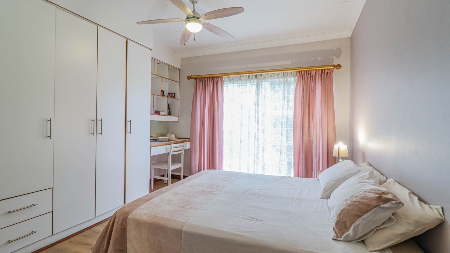 4 Bedroom Property for Sale in Helderkruin View Gauteng