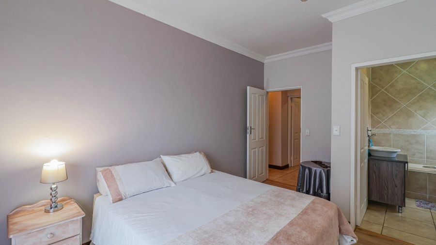 4 Bedroom Property for Sale in Helderkruin View Gauteng