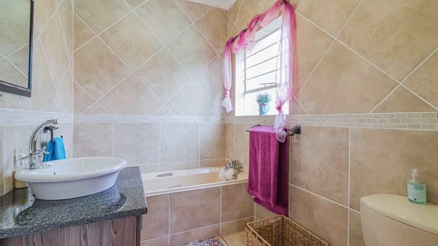 4 Bedroom Property for Sale in Helderkruin View Gauteng