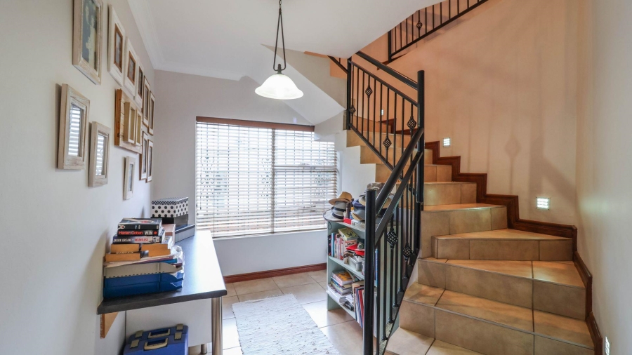 4 Bedroom Property for Sale in Helderkruin View Gauteng