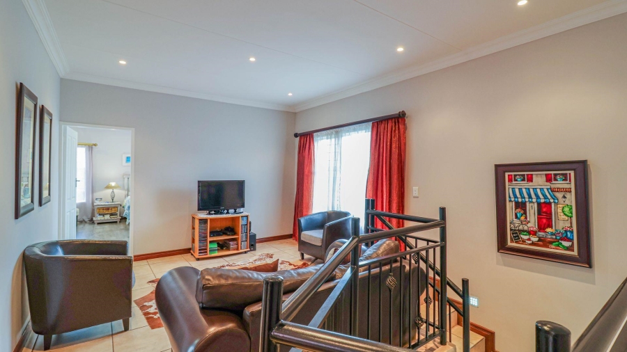 4 Bedroom Property for Sale in Helderkruin View Gauteng