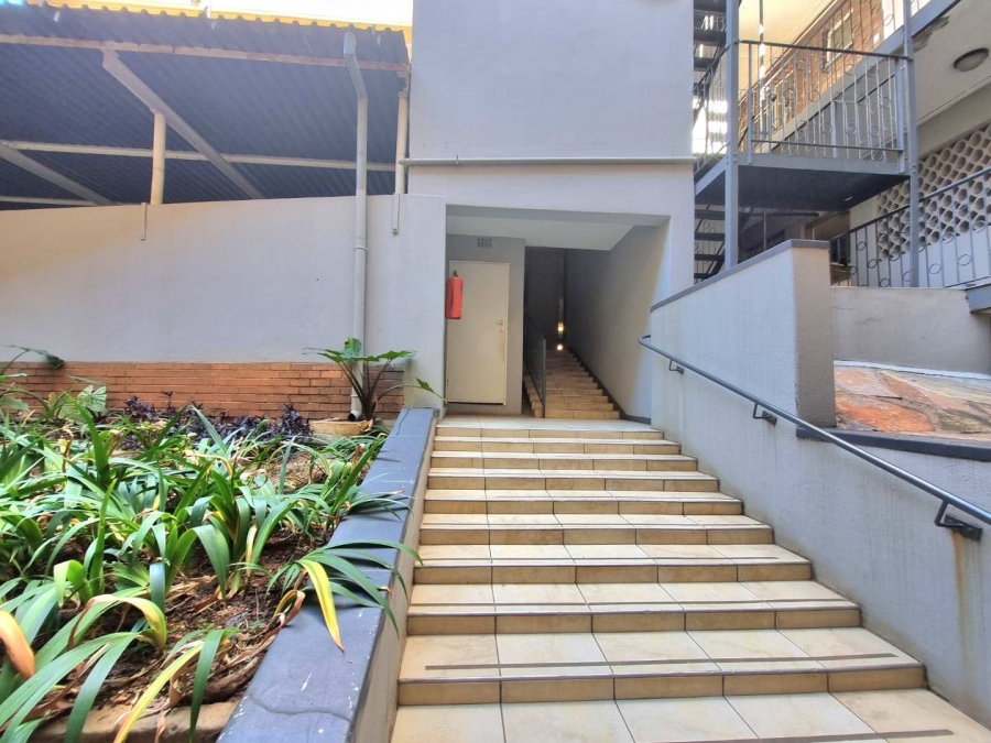 2 Bedroom Property for Sale in Illovo Gauteng