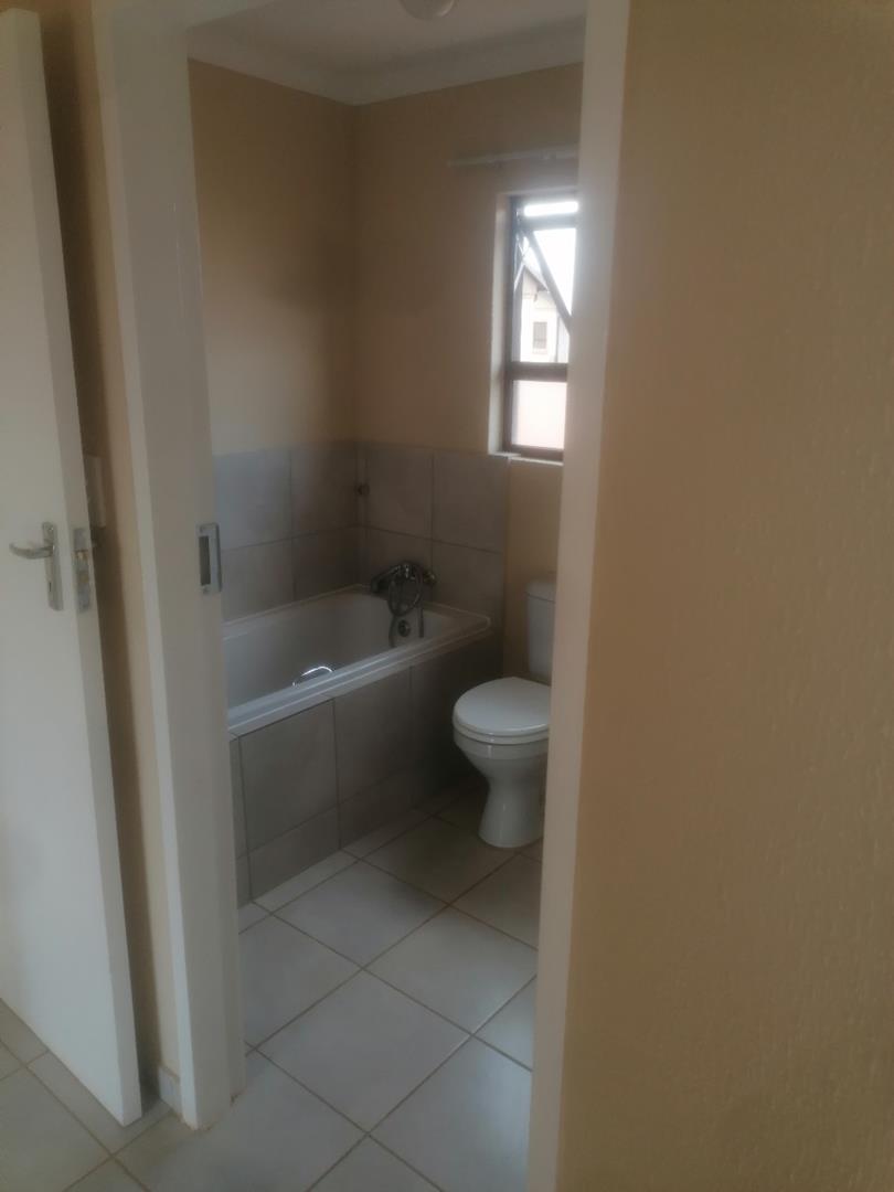 2 Bedroom Property for Sale in The Orchards Gauteng