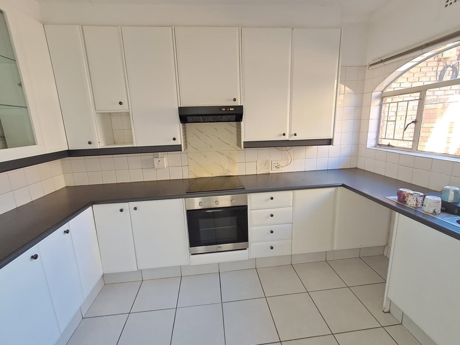 1 Bedroom Property for Sale in Corlett Gardens Gauteng