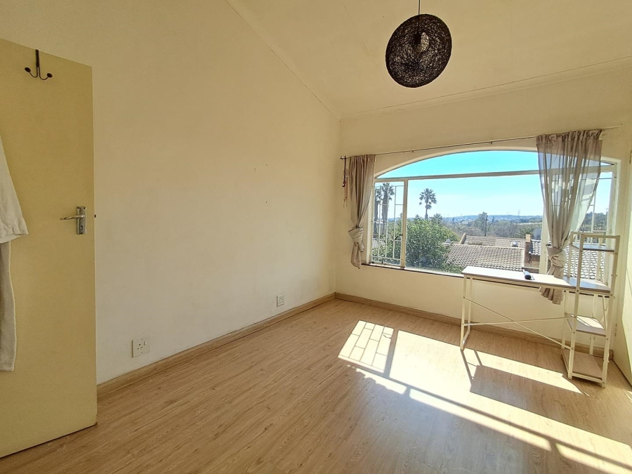 1 Bedroom Property for Sale in Corlett Gardens Gauteng