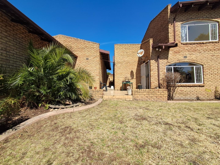 1 Bedroom Property for Sale in Corlett Gardens Gauteng