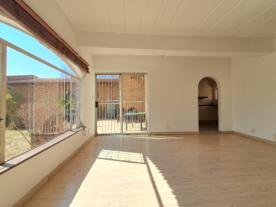 1 Bedroom Property for Sale in Corlett Gardens Gauteng
