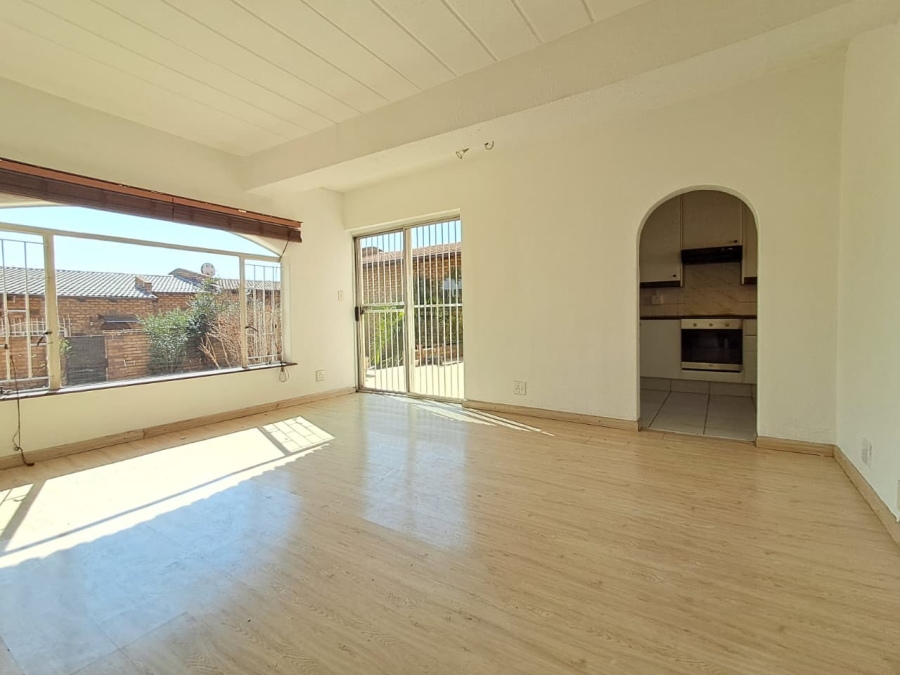 1 Bedroom Property for Sale in Corlett Gardens Gauteng
