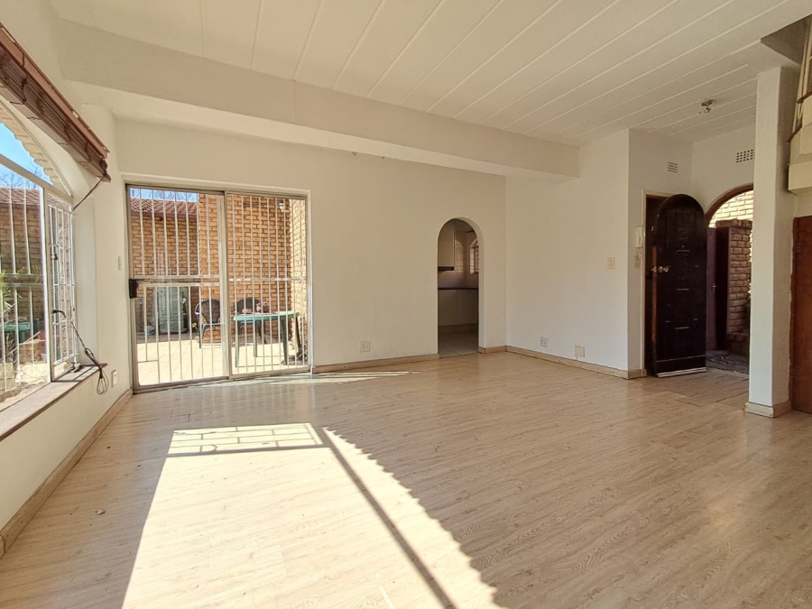 1 Bedroom Property for Sale in Corlett Gardens Gauteng