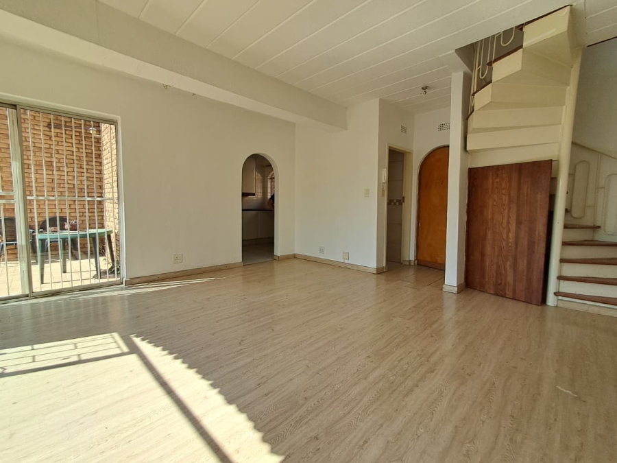 1 Bedroom Property for Sale in Corlett Gardens Gauteng