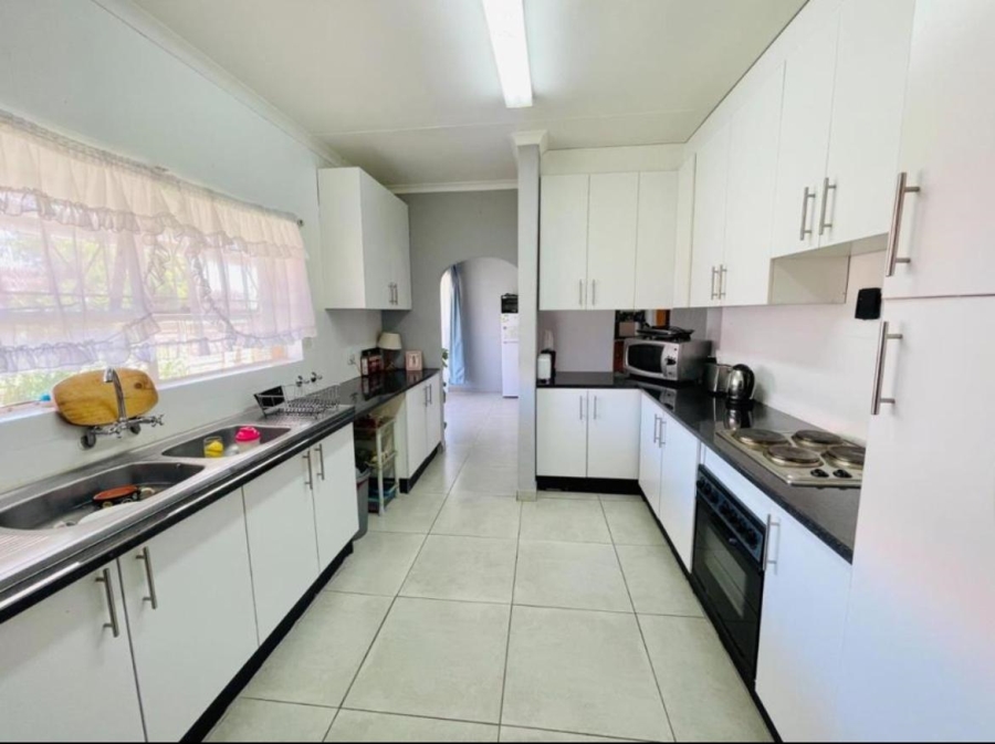 3 Bedroom Property for Sale in Ridgeway Gauteng