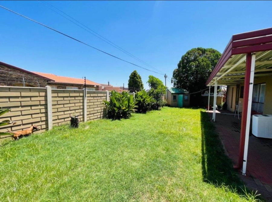 3 Bedroom Property for Sale in Ridgeway Gauteng