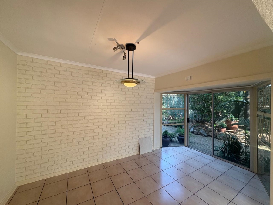 5 Bedroom Property for Sale in Glenvista Gauteng