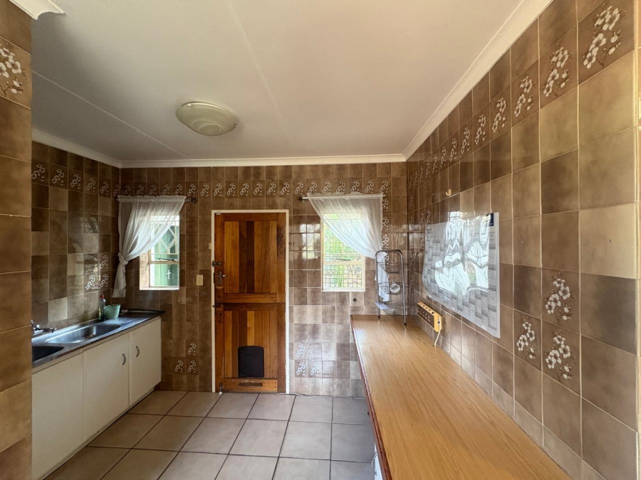 5 Bedroom Property for Sale in Glenvista Gauteng