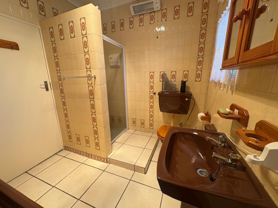 5 Bedroom Property for Sale in Glenvista Gauteng