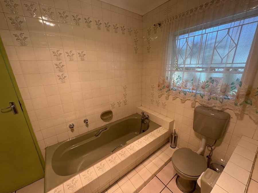 5 Bedroom Property for Sale in Glenvista Gauteng
