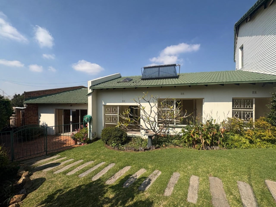 5 Bedroom Property for Sale in Glenvista Gauteng