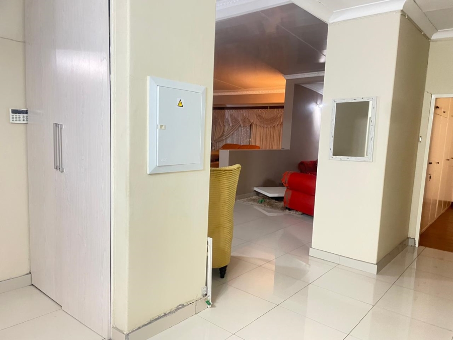 3 Bedroom Property for Sale in Linmeyer Gauteng