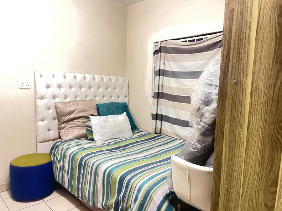 3 Bedroom Property for Sale in Linmeyer Gauteng