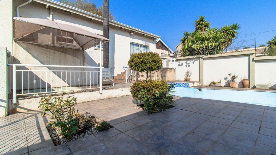 3 Bedroom Property for Sale in Linmeyer Gauteng