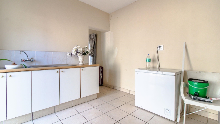 3 Bedroom Property for Sale in Linmeyer Gauteng