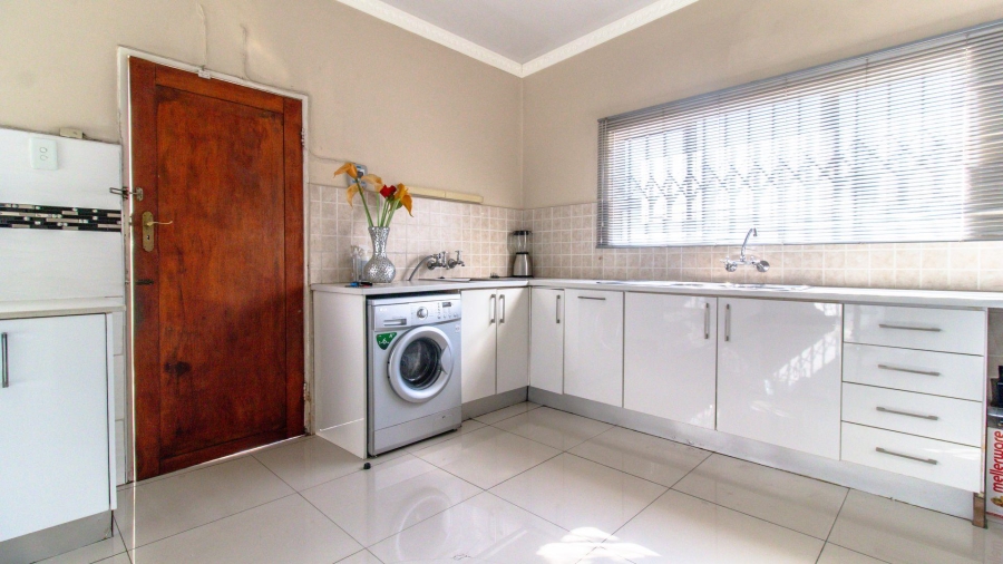 3 Bedroom Property for Sale in Linmeyer Gauteng