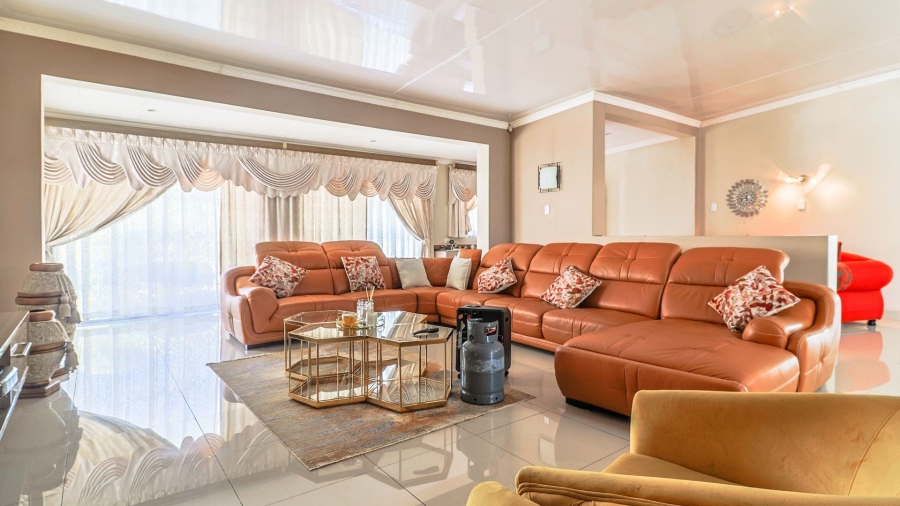 3 Bedroom Property for Sale in Linmeyer Gauteng