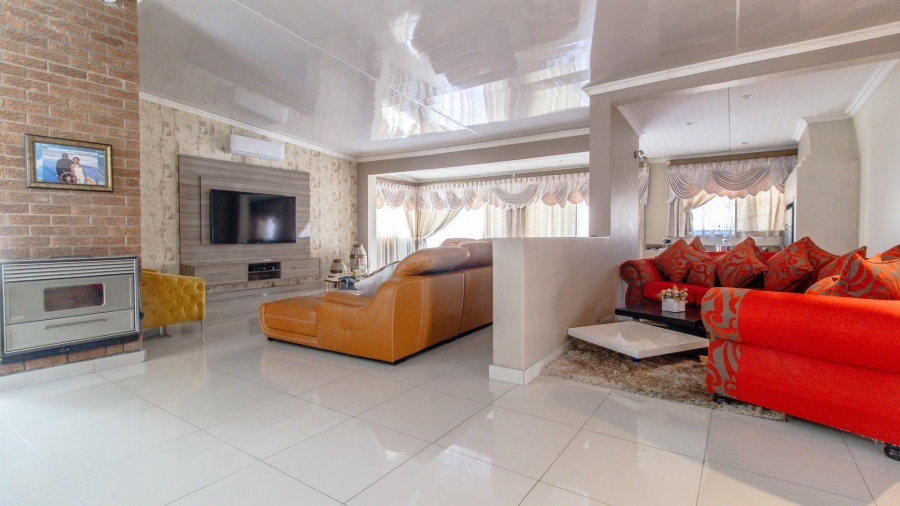 3 Bedroom Property for Sale in Linmeyer Gauteng