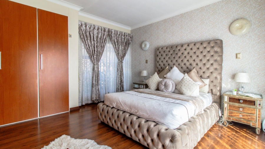 3 Bedroom Property for Sale in Linmeyer Gauteng
